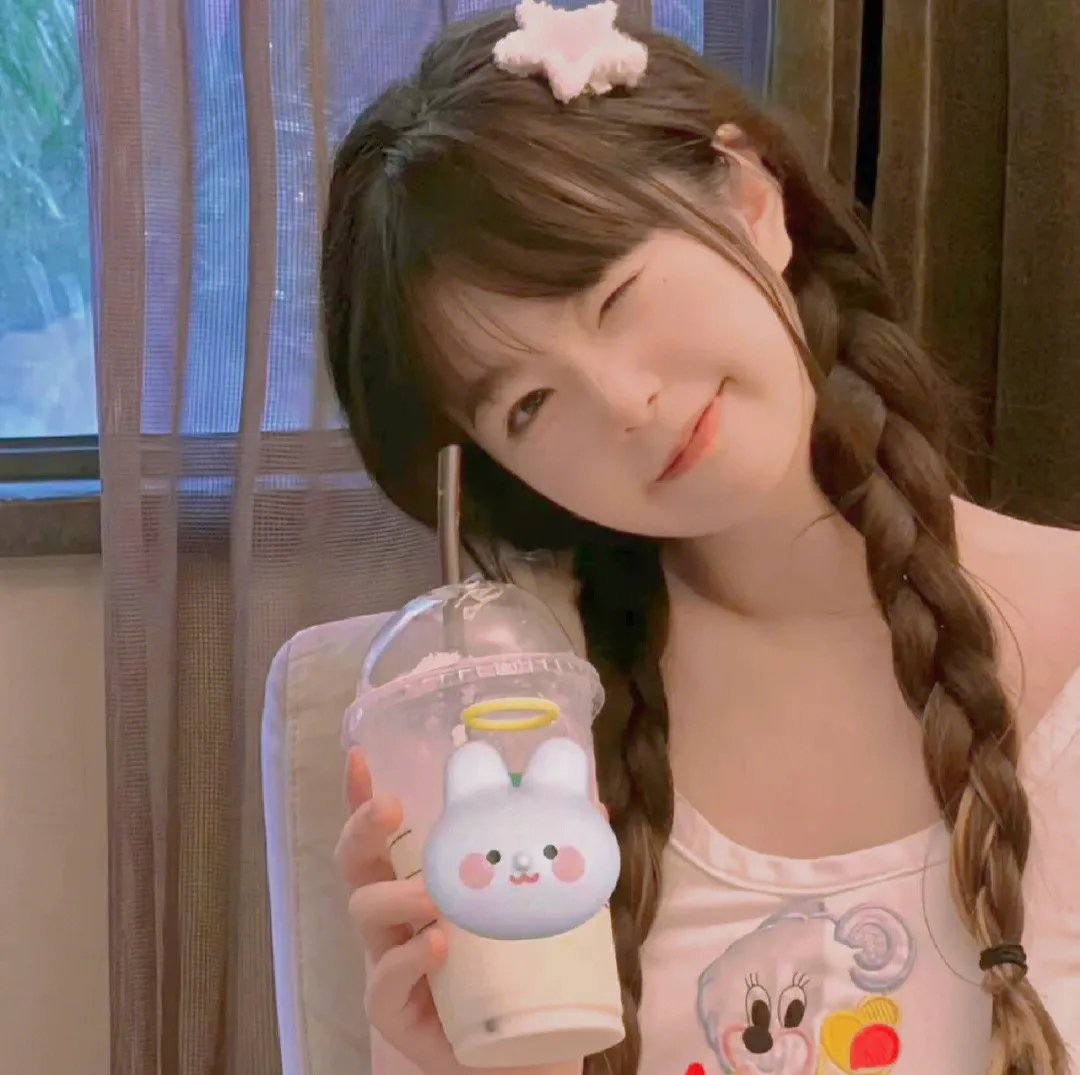 夜阑引他入梦来